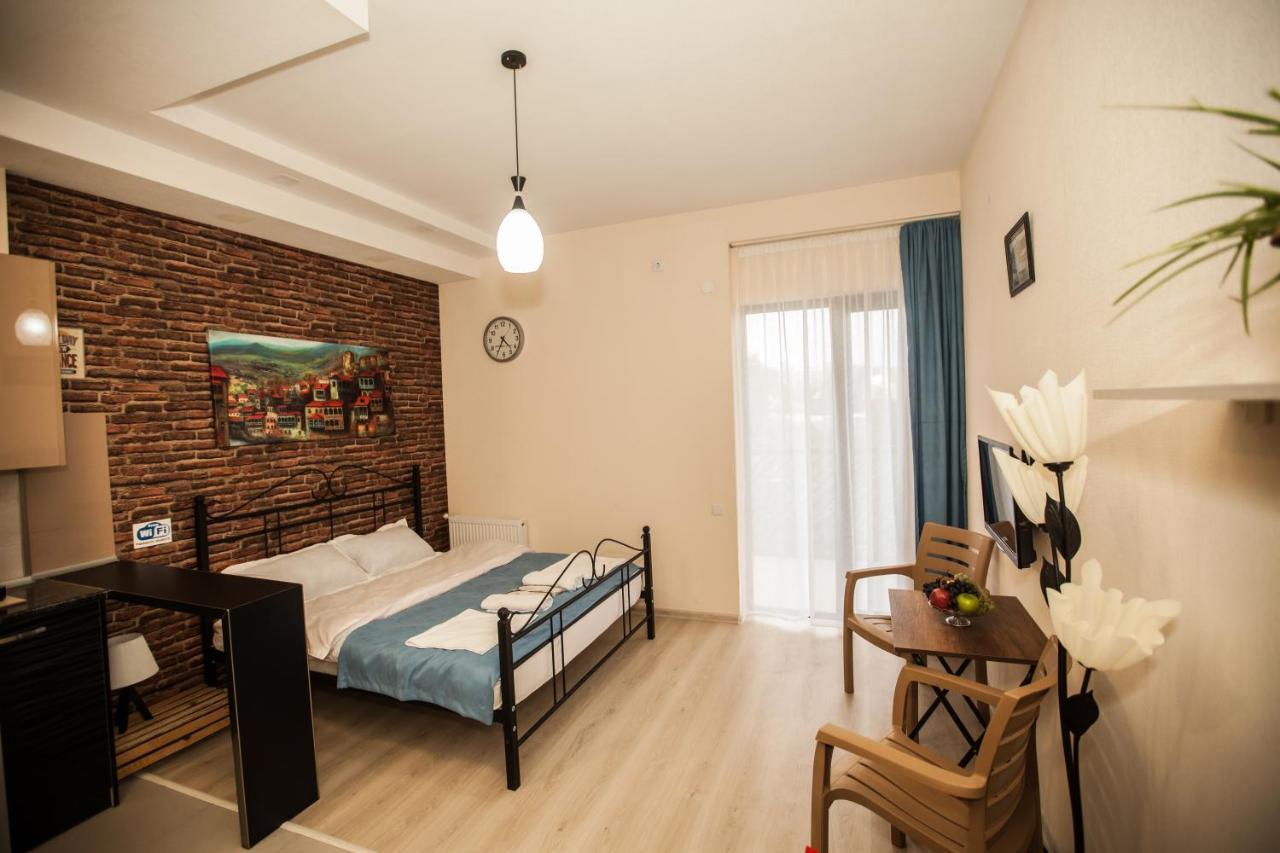 Anri'S Apartments Studio Тбилиси Экстерьер фото